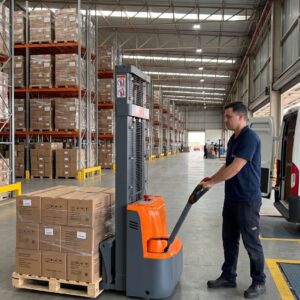 movimentação de carga - empilhadeira - up equipamentos